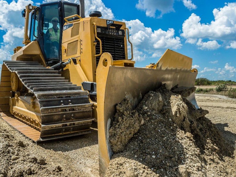 Caterpillar apresenta novo trator de esteiras