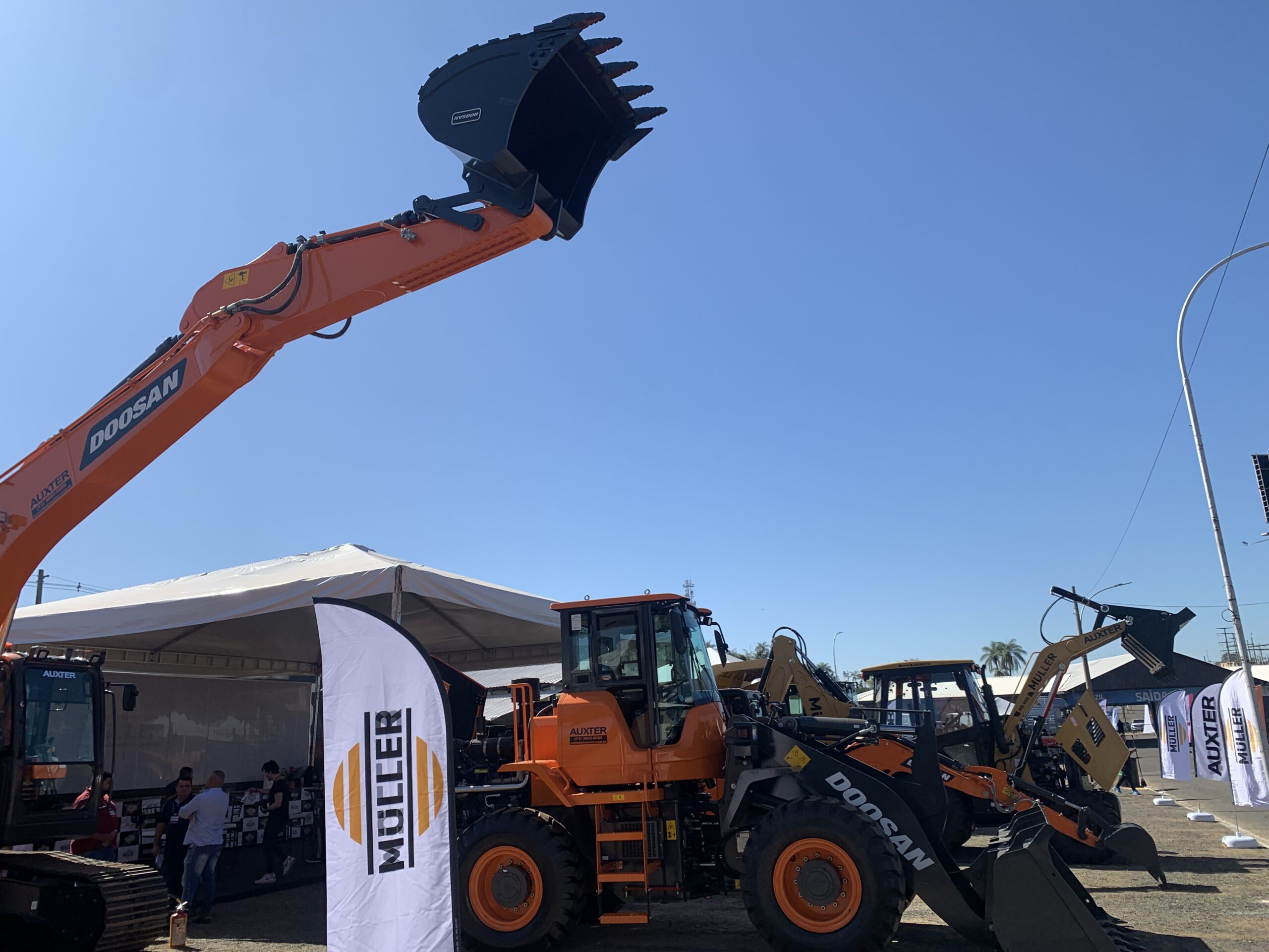 Auxter na Brazil Equipo Show mostra força da operação local após compra da Doosan pela Hyundai