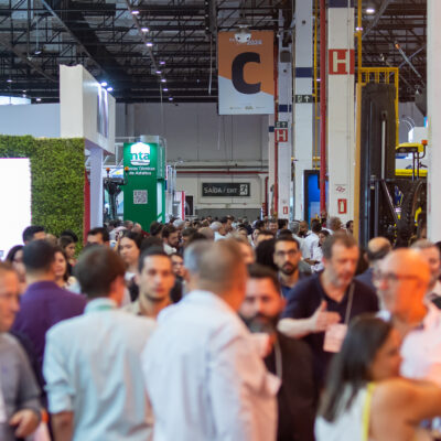 Corredor do estande da Apelmat na Paving Expo 2025
