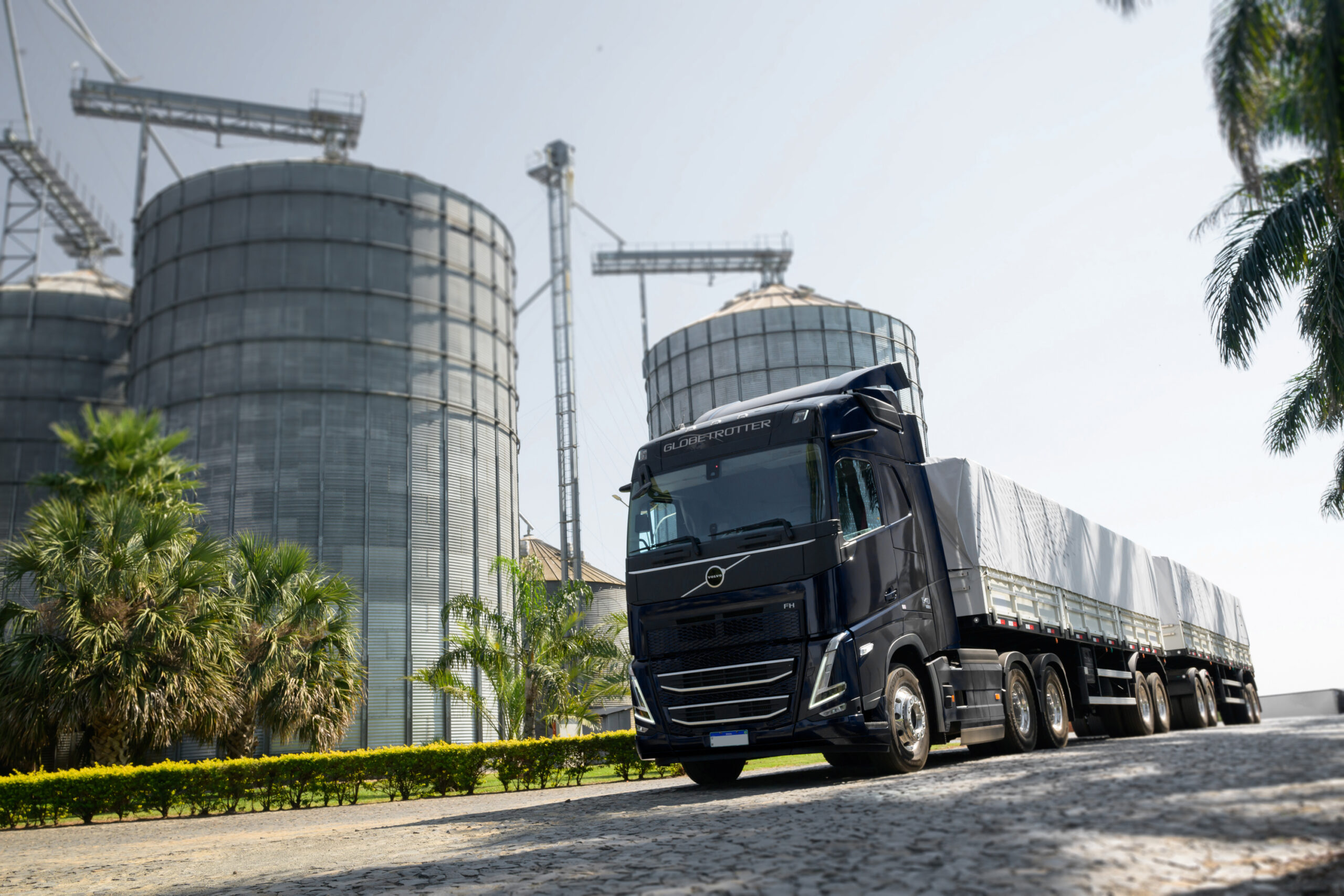 Caminhão mais vendido de 2024 teve 7,7 mil emplacamentos e é da Volvo