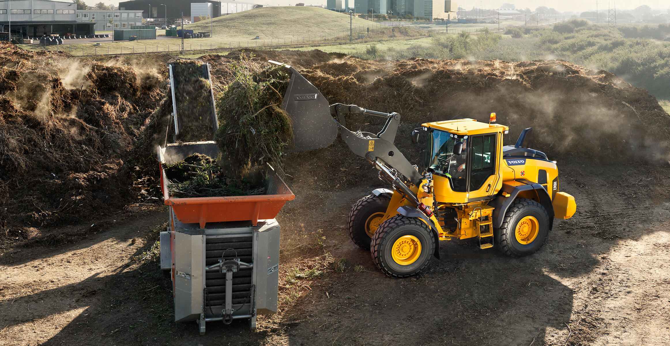 Tracbel demonstra equipamentos Volvo, Bull e SDLG na Tecnoshow 2025