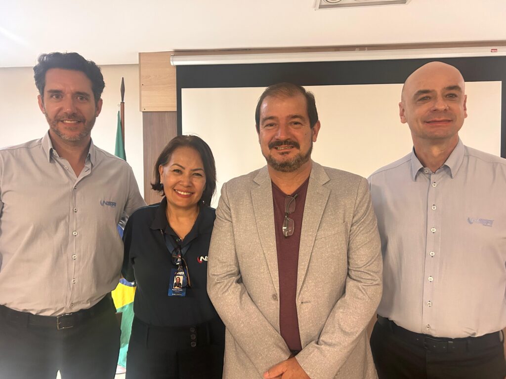 Da esq: Giuliano Claro e Haydenn Laura (NSA), Wanderley Correia (Apelmat) e Élcio Mendes (NSA)