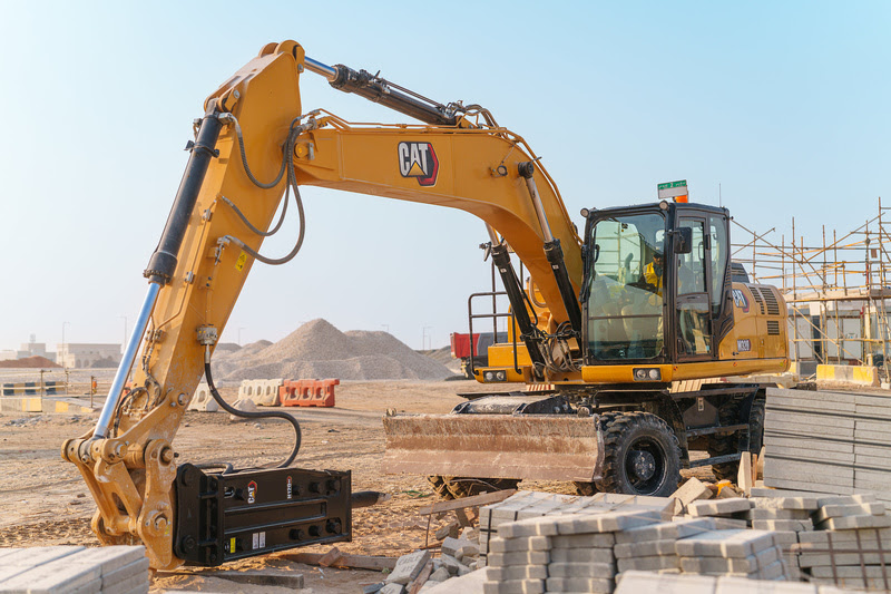 Caterpillar destaca ganhos de produtividade e redução de manutenção com a nova escavadeira de rodas Cat M320