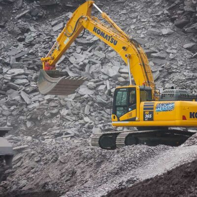 Komatsu aposta em biocombustíveis enquanto mantém híbridos no portfólio